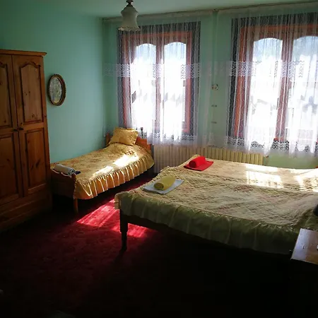 St Mariya Magdalena بيت ضيافة ديفين